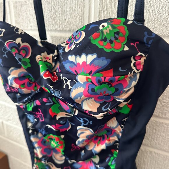 Boden Navy Blue/ Floral One Piece Swimsuit -- size 6 - Picture 8 of 8